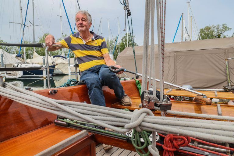 Dietmar Salzmann Rund Um Regatta, Dietmar Salzmann segelt bei der Rund um, Bilder von ihm auf dem Boot.
