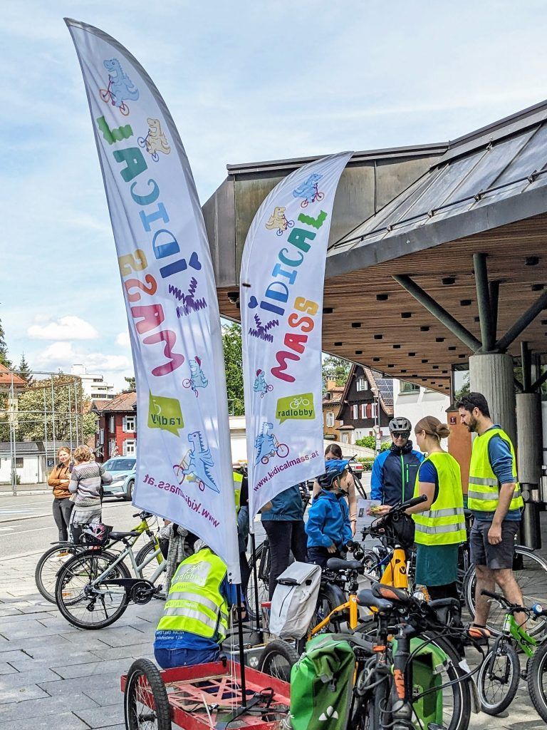 Kidical Mass ist eine österreichweite Bewegung, die auf die Schaffung einer sicheren und kinderfreundlichen Radinfrastruktur abzielt. - "Kidical Mass" VS Haselstauden