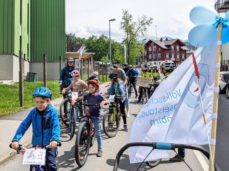 Die Route führte vom Kulturhaus zur Volksschule Haselstauden. - "Kidical Mass" VS Haselstauden