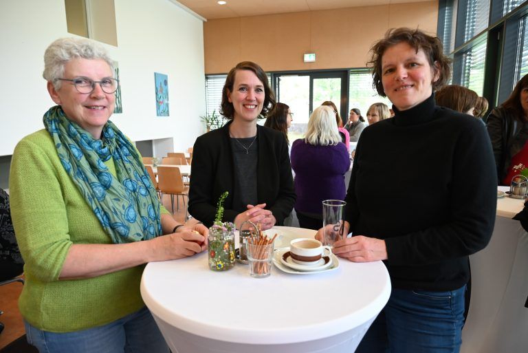 Nahmen viel von der Konferenz in Dornbirn mit: Anne Bredenbals (Bielefeld), Karolin Schäfer (Köln) und Corinna Braun (Dortmund). - Austausch in Gehörlosenpädagogik - Austausch in Gehörlosenpädagogik