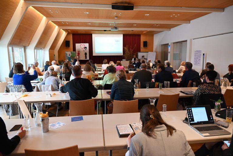 Austausch in Gehörlosenpädagogik - Austausch in Gehörlosenpädagogik