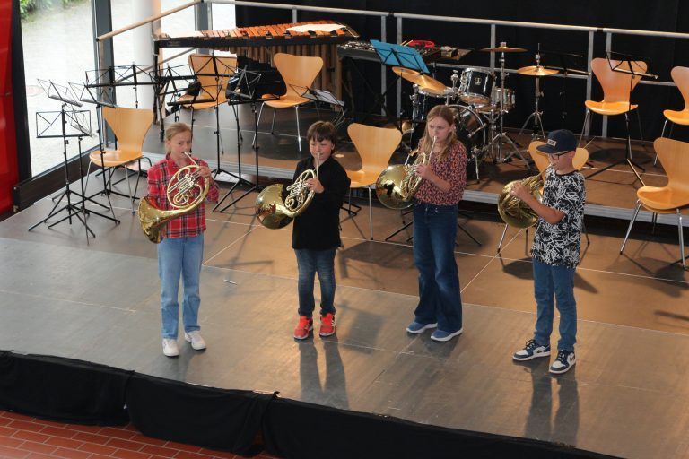 Papagei Quintett (zum Quintett zählt auch Lehrer Christian Beemelmans - Es lebe die Blasmusik - Es lebe die Blasmusik