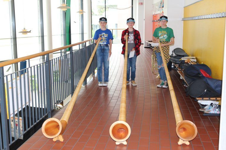 "Schrägs Bleach", gekonntes Spiel auf dem Alphorn - Es lebe die Blasmusik - Es lebe die Blasmusik