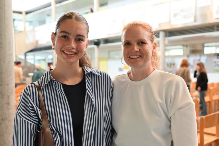 Sophie Stroj (links) besuchte den ORF in Wien. Sie kam mit ihrer Mutter Sabine zur Präsentation. - In Arbeitswelt hineinschnuppern - In Arbeitswelt hineinschnuppern
