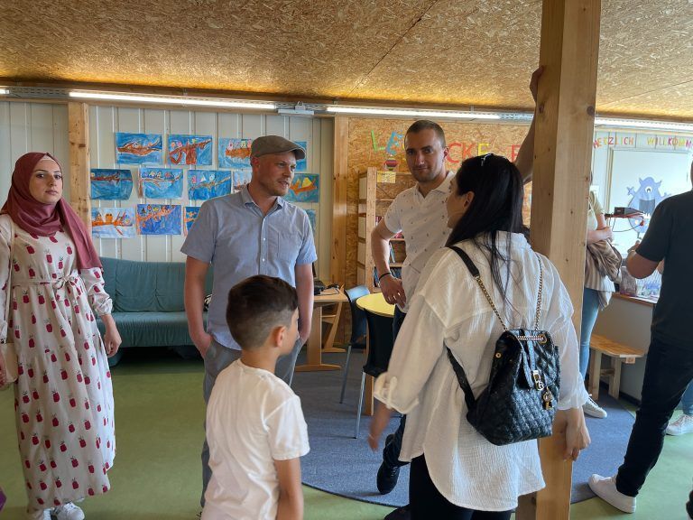 Kindergärtler erkunden ihre Schule - Kindergärtler erkunden ihre Schule