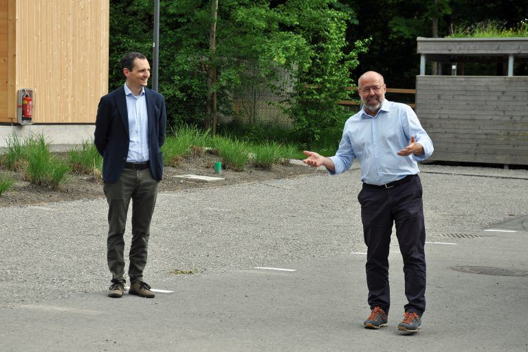 Der verantwortliche Architekt Johannes Kaufmann verriet Details zum Bauprojekt. - Eröffnung Apartments Camping Dornbirn