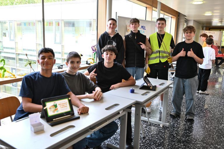 Diese Gruppe nahm sich dem Müllsammeln an. - Schüler ergreifen Initiative - Schüler ergreifen Initiative