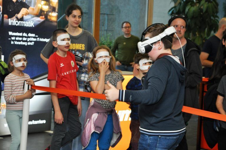 Bei dieser Station galt es, virtuell einen Keks zu backen. - Lange Nacht der Forschung