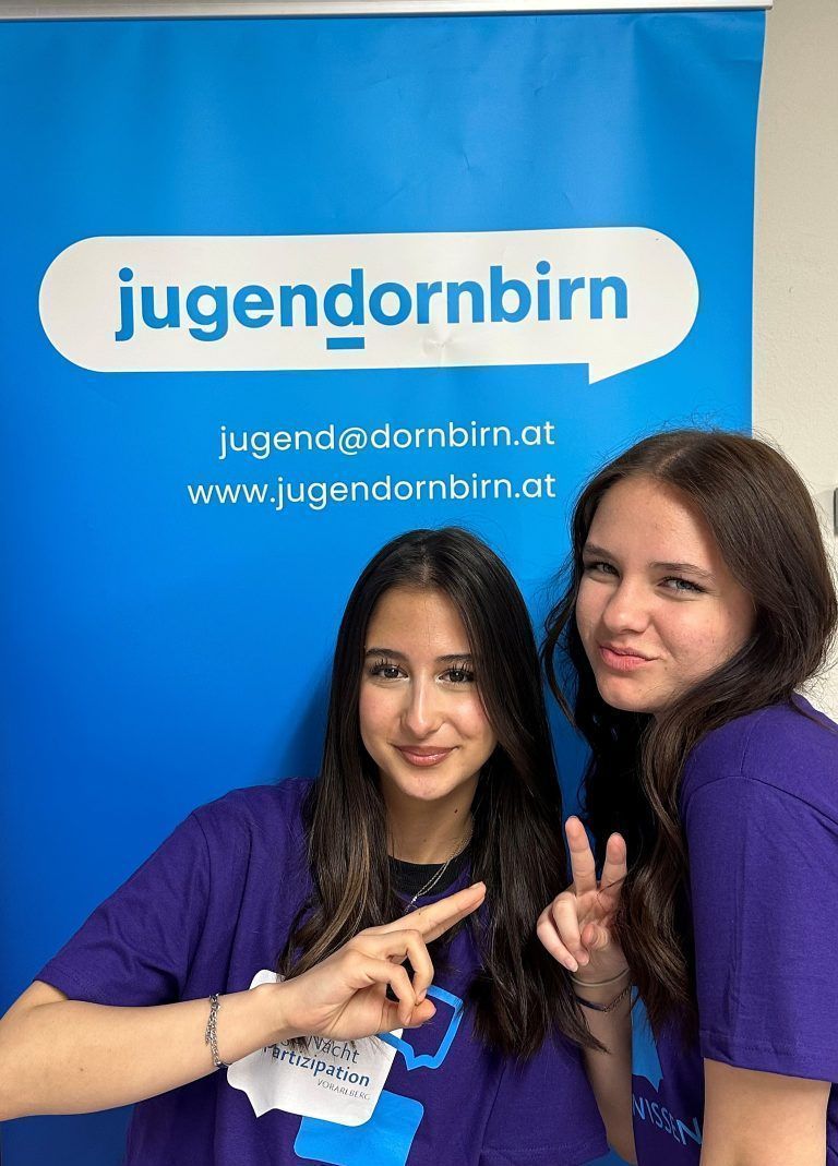 Victoria Hecht und Pelin Temiz, nahmen an Workshops teil und können die Veranstaltung jedem weiterempfehlen. - Partizipation als Schlüssel zum Erfolg - 5. Lange Nacht der Partizipation
