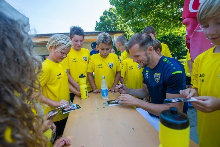 Fußball, Altach-Camp, Fussball, Fußballcamp, zu dem folgende Spieler Noah Bischof/ Nosa Edokpolor/ Jan Zwischenbrugger/ Emanuel Schreiner kommen, Motive vom Camp, auch mit den Spielern