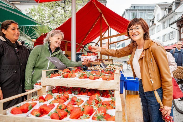 Marktführung mit Karin Fetz über Wochenmarkt in Dornbirn (Thema Käse)