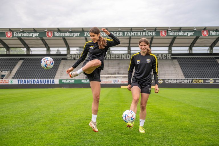 Frauenfußball, Youngstars und ihr erstes Derby, Spielerinnen Selina Albrecht und Mia Bertsch