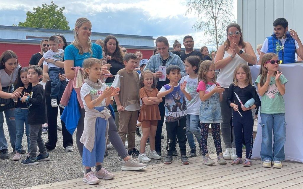 Kindergärtler erkunden ihre zukünftige Schule in Lustenau