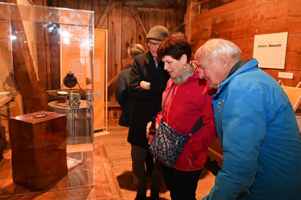 Wanderausstellung zum 140-jährigen Jubiläum des Bienenzuchtvereins