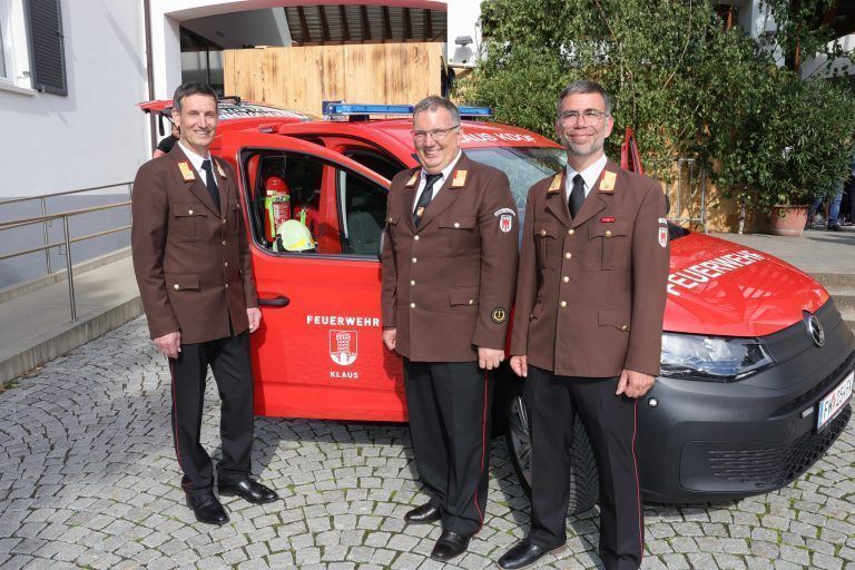 Weihe des neuen Kommandofahrzeugs der Feuerwehr