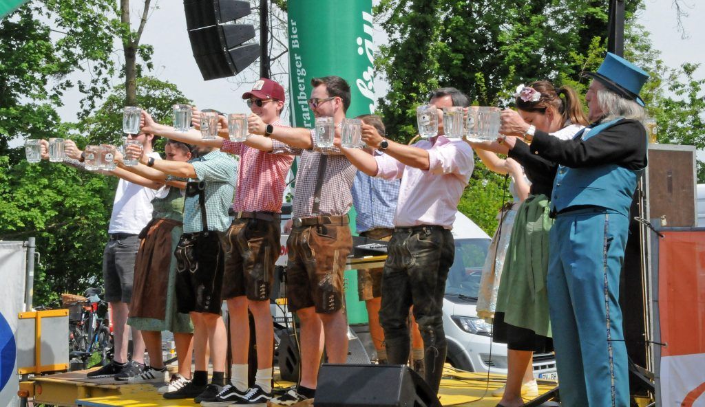Hard feierte das erste Maibaumfest