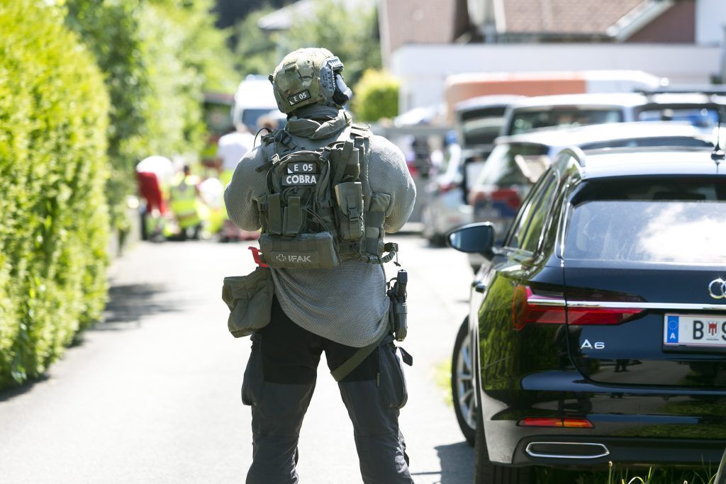 Vater überwältigte seinen Sohn nach brutaler Messerattacke auf Handwerker