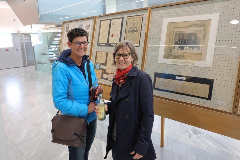 Ausstellung von Willi Schmidt im Foyer der Sparkassen-Zentrale