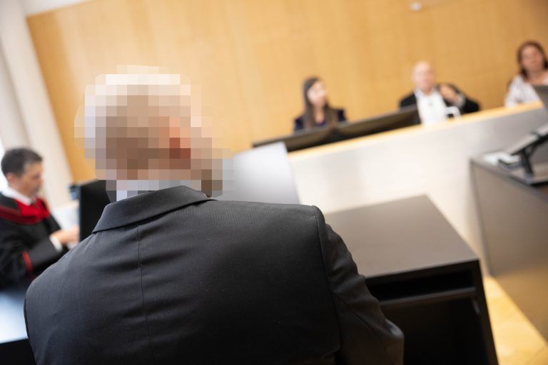 Drogenprozess verpixelt
