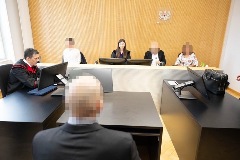 Drogenprozess verpixelt