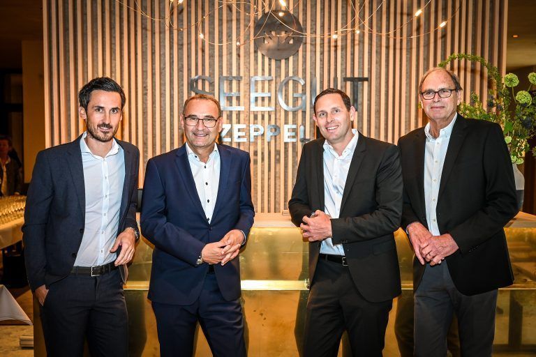 i+R, Seegut Zeppelin: Eroeffnung, Gruppe