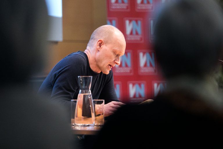 Lesung Arno Geiger, Treffpunkt- und Lesungsbilder, Buchvorstellung