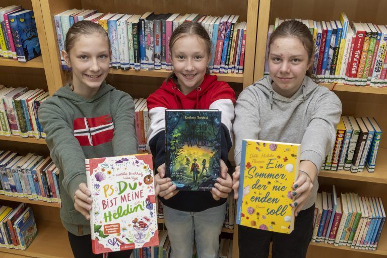 Buch am Bach: Bücherguides der Mittelschule Wolfurt