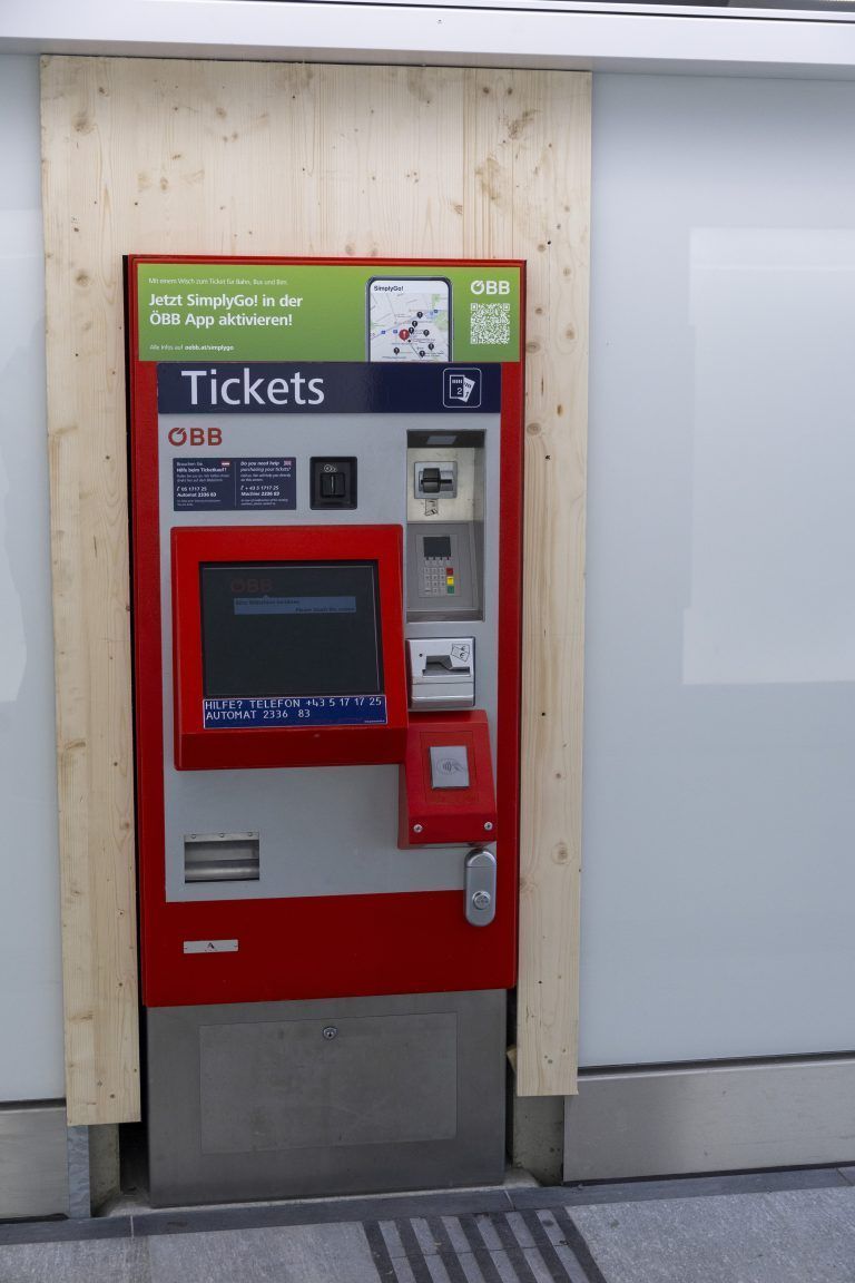 Eröffnung Hypo Unterführung ÖBB Bahnhof Markus Wallner Michael Ritsch