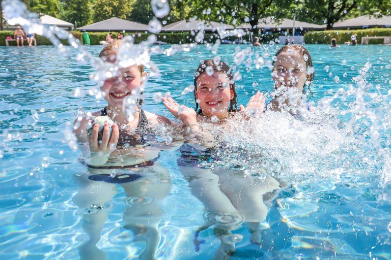schwimmbad, Erste Schwimmbadreportage des Jahres, Rheinauen Hohenems
