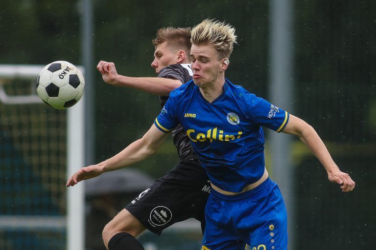 Fu§ball, Regionalliga West, VfB Hohenems vs Dornbirner SV Spielbilder, ABER wichtiger: Verschiedenste Motive zu Herwig Seidler (Schiedsrichter), hrt auf und deshalb gibt es nchste Woche eine Geschichte, also von Portrt bis zu Spielszenen