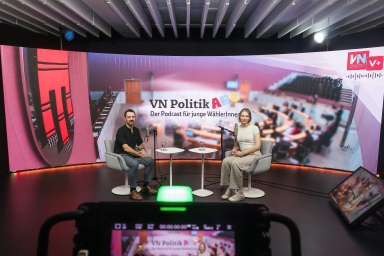 Fotos fr Politikpodcast, Michael Prock und Mia Hmmerle