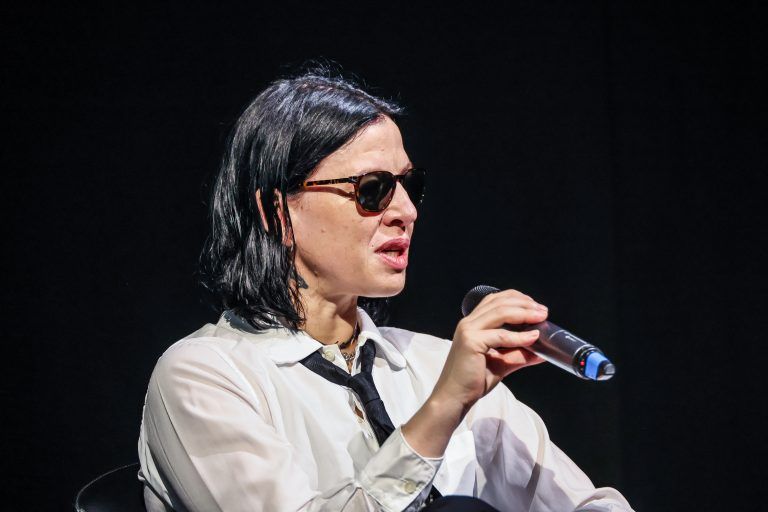 KUB 2024.02 Anne Imhof Wish You Were Gay 08 | 06 – 22 | 09 | 2024 am Donnerstag, den 6. Juni 2024, um 11 Uhr im Kunsthaus Bregenz begrüßen zu dürfen.