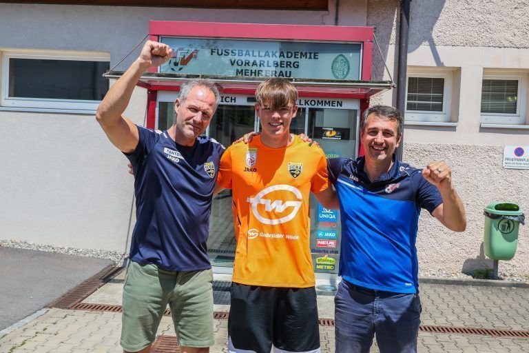 Fußball, AKA und Altach, Didi Berchtold und Roland Kornexl, vielleicht ist auch ein Spieler dabei, Paul Piffer