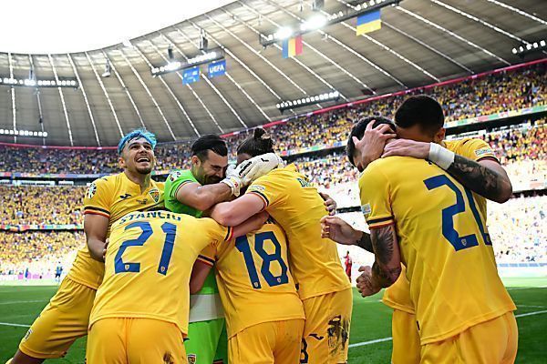 Rumänien startet mit 3:0 gegen Ukraine in EM-Endrunde