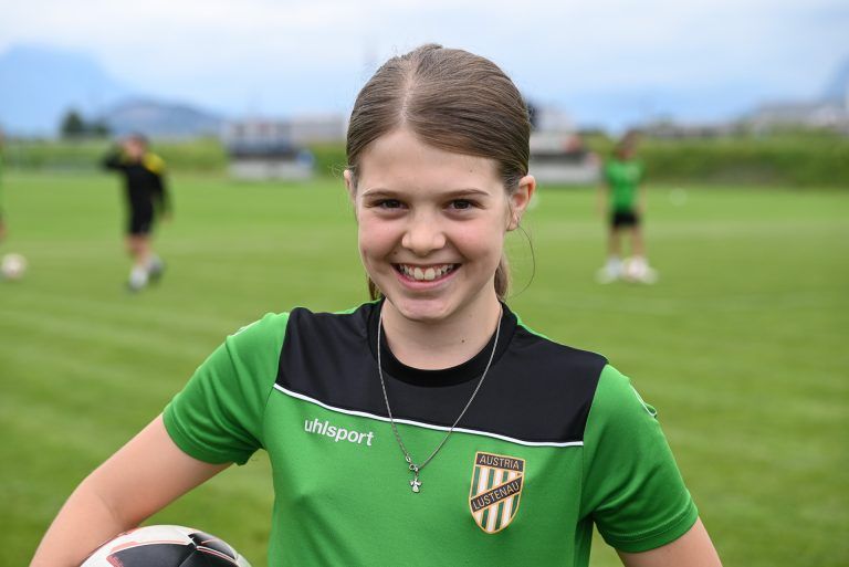 Lara liebt das Match. Dort können sie zeigen, was sie als Mannschaft beherrschen. - Austria Lustenau baut Mädchen-Mannschaft weiter aus - Austria Lustenau baut Mädchen-Mannschaft weiter aus