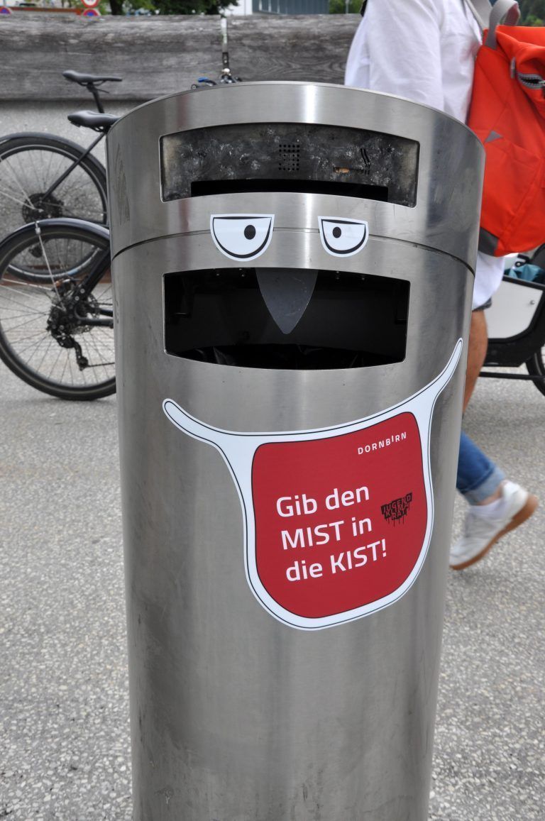 Die Sprüche sollen auf humorvolle Art auf das Thema Stadtsauberkeit aufmerksam machen. - "Sprechende" Mülleimer