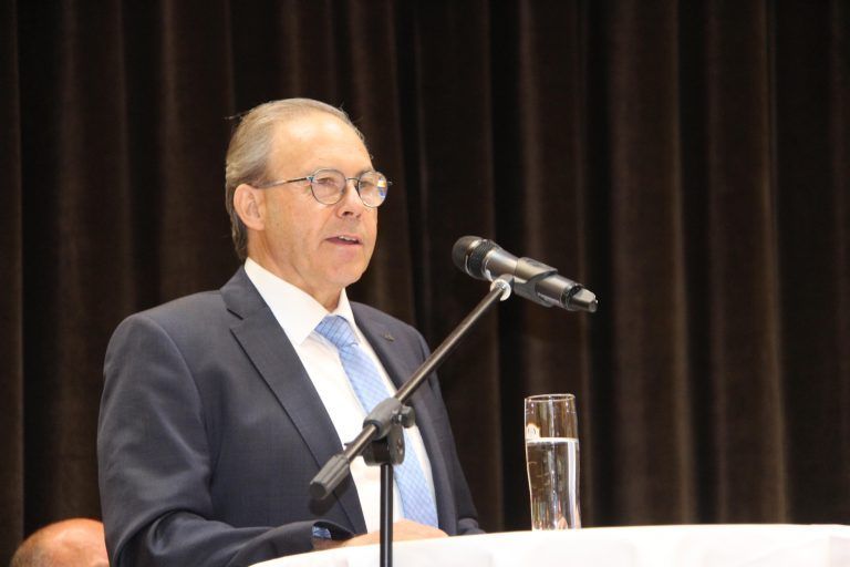 Bürgermeister Franz Martin beim Festakt im Gemeindesaal - Fahrzeugsegnung "LF-C" - Feuerwehr Buch (02.06.2024)