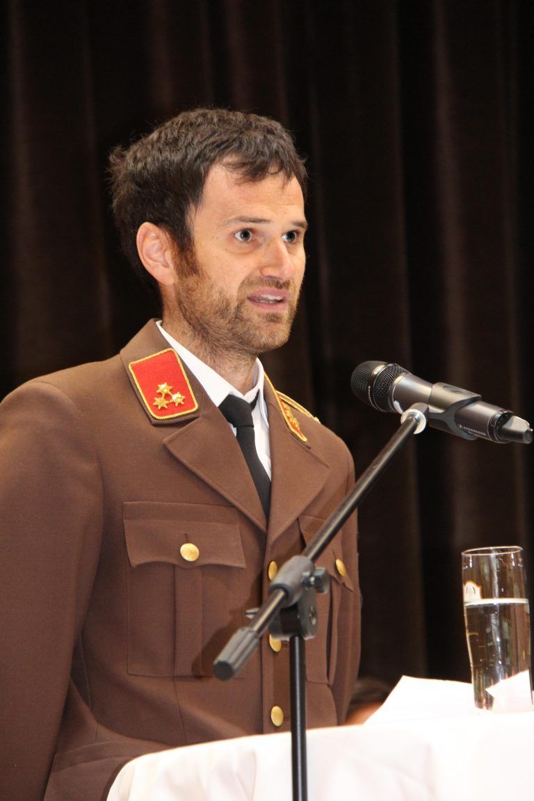 Kommandant Daniel Eberle dankte allen Beteiligten zum Festtag sowie für die gelungene Ersatzbeschaffung - Fahrzeugsegnung "LF-C" - Feuerwehr Buch (02.06.2024)