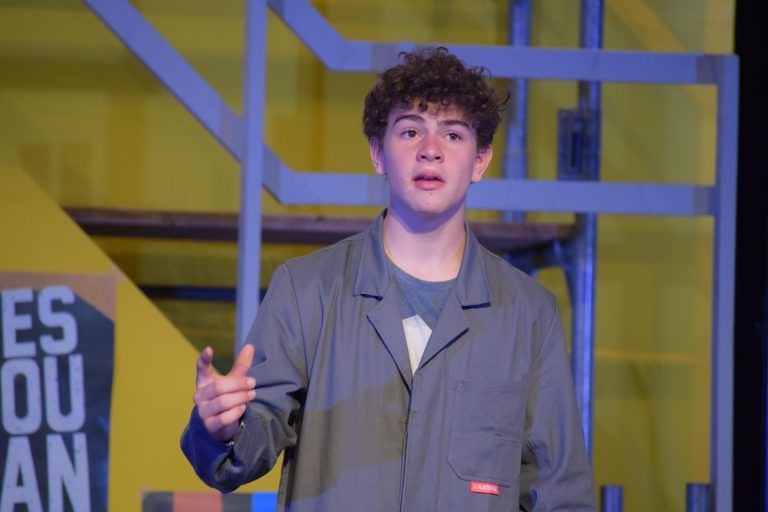 Julian Lang überzeugte in seiner Rolle als Schulwart. - Kindermusical Coco Superstar