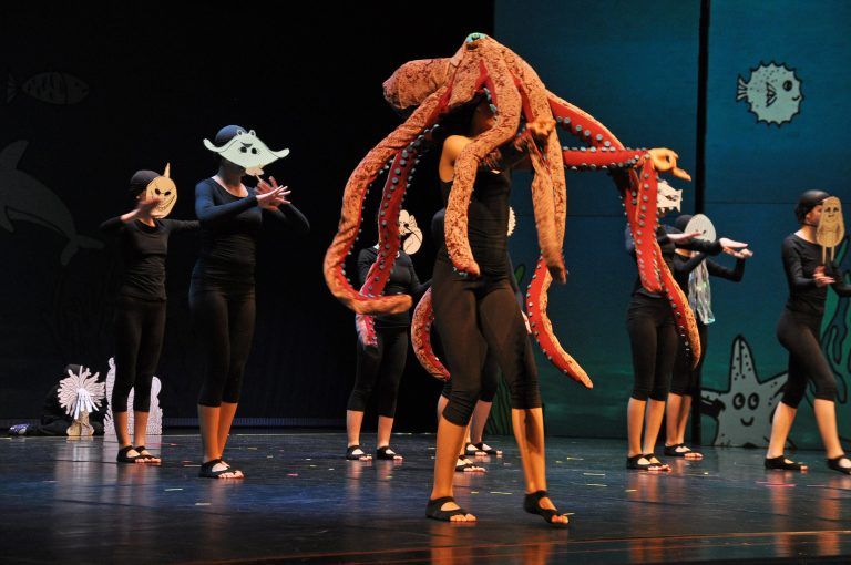 Auch die Unterwasserwelt war vertreten. - Musical "Waaritaanka"
