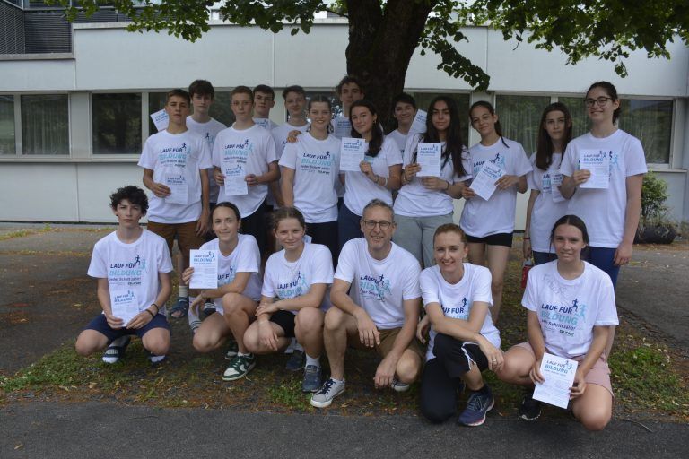 Die 5 B Klasse mit ihren Klassenvorständen - Sponsorenlauf am BG Feldkirch-Rebberggasse