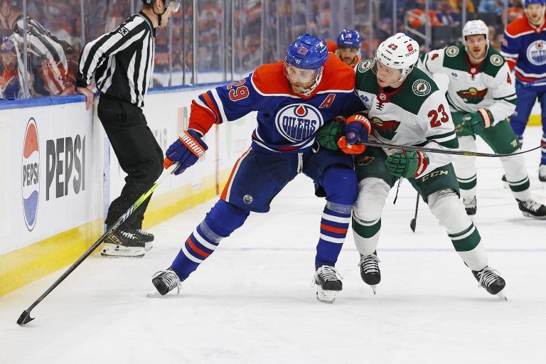 HOCKEY-NHL-EDM-MIN/