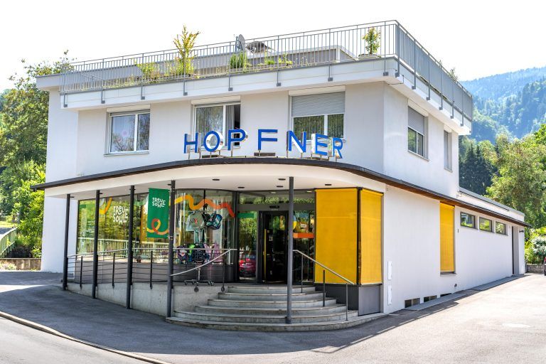 „Stationärer Handel hat Zukunft“: Philipp Stockinger übernimmt Traditionsschuhgeschäft in Dornbirn