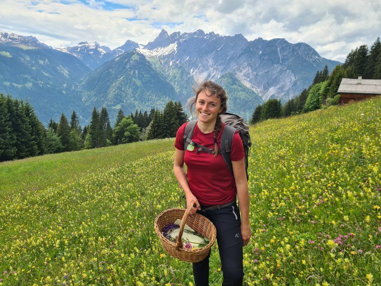 Wanderführung, Wanderführerin, Kräuterwanderung, Stefanie Peiker, Montafon, Rellseck