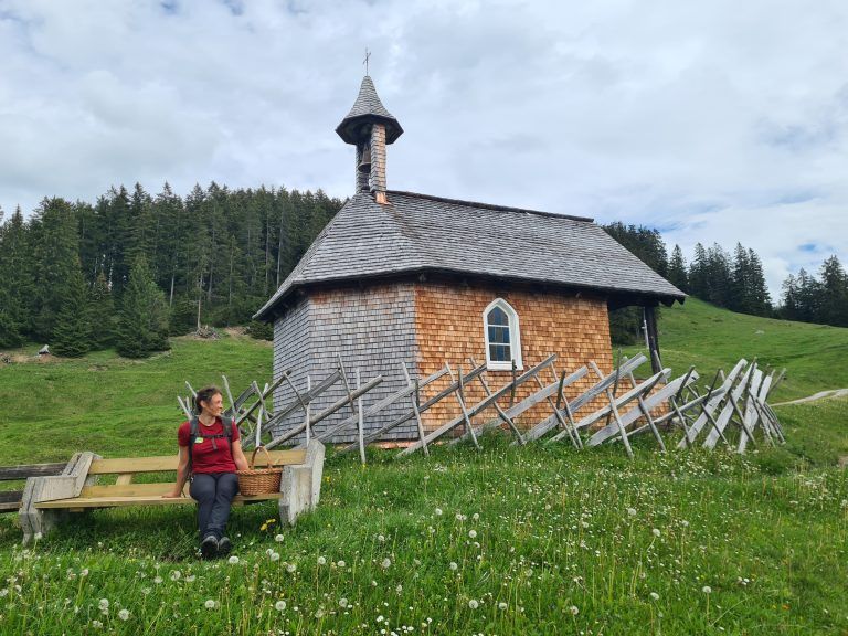 Wanderführung, Wanderführerin, Kräuterwanderung, Stefanie Peiker, Montafon, Rellseck