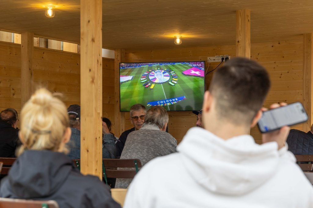 Eröffnung der Taverne 1914 voller Erfolg