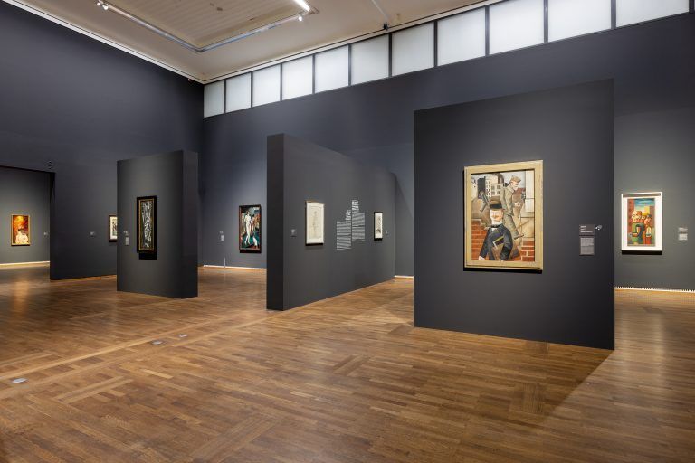 AUSSTELLUNGSANSICHTEN "GLANZ UND ELEND"