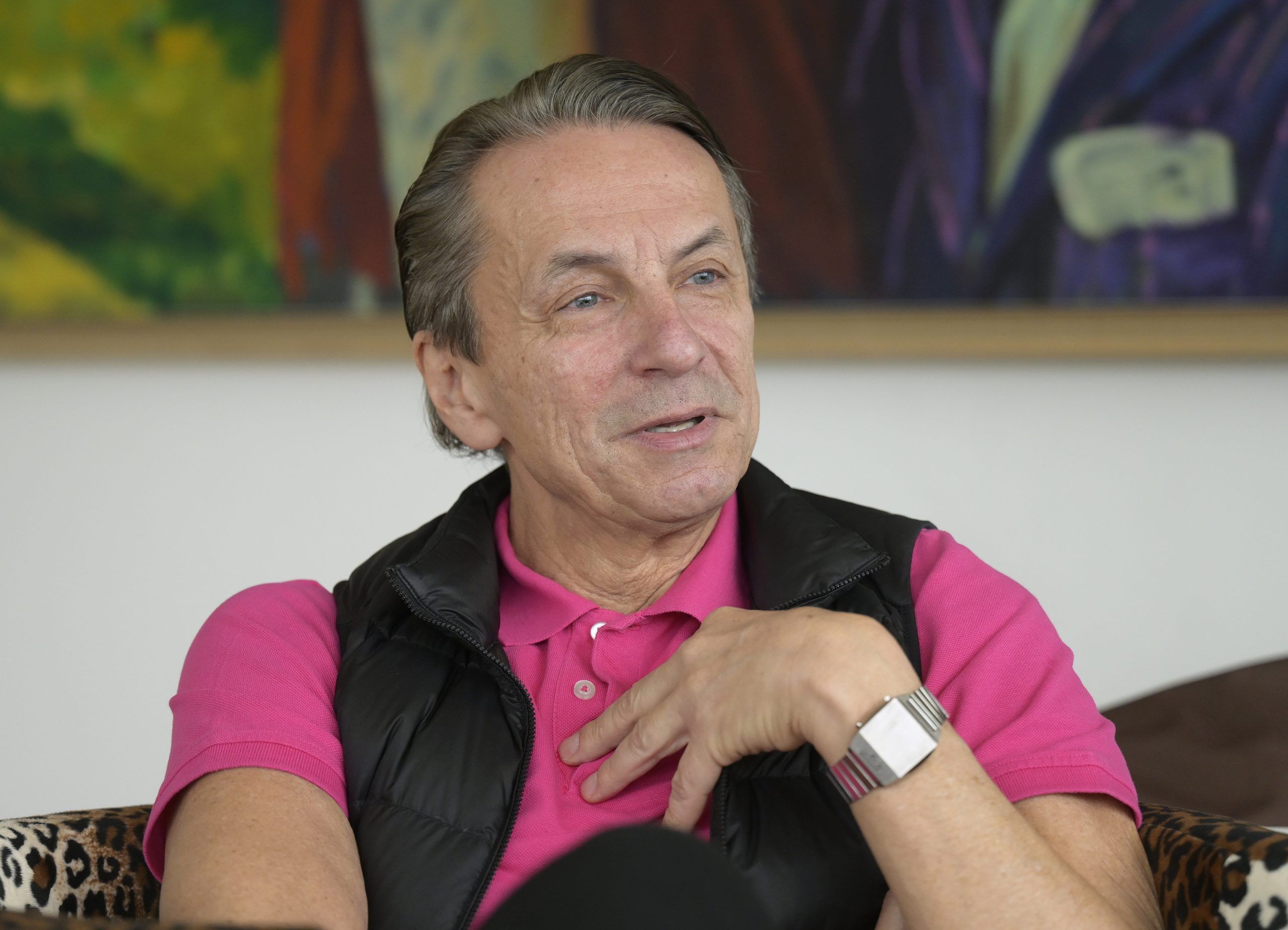 ABD0020_20230406 – WIEN –
STERREICH: Der ehemalige “Profil”-Chefredakteur Christian Rainer whrend eines Interviews mit der Austria Presse Agentur (APA) am Freitag, 31. Mrz 2023, in Wien. – FOTO: APA/ROBERT JAEGER