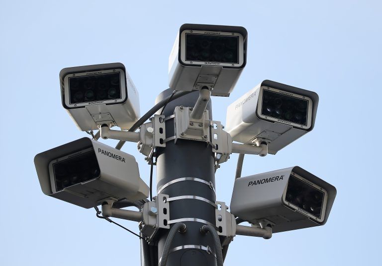 ABD0087_20240419 – KLN – DEUTSCHLAND: ARCHIV – 12.02.2020, Nordrhein-Westfalen, Kln: Videokameras stehen am Roncalliplatz. In Paris wird an diesem Wochenende der Einsatz von KI-basierter Videoberwachung getestet, die in begrenztem Umfang whrend der Olympischen Spiele in diesem Sommer eingesetzt werden soll. (zu dpa: ÇParis testet vor Olympischen Spielen KI-basierte VideoberwachungÈ) Foto: Oliver Berg/dpa +++ dpa-Bildfunk +++. […]