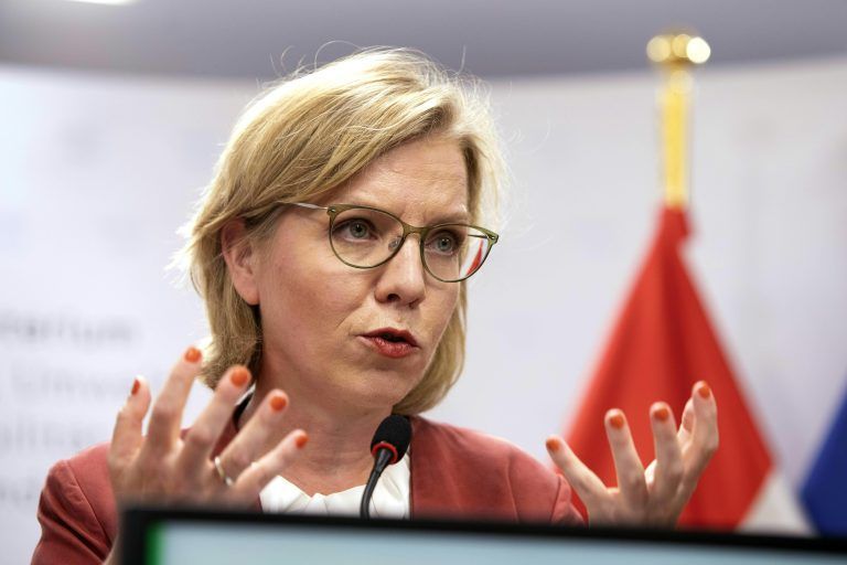 ABD0119_20240616 – WIEN –
STERREICH: ZU APA0137 VOM 16.6.2024 – Klimaschutzministerin Leonore Gewessler (Grnen) im Rahmen einer Pressekonferenz zu aktuellen Entwicklungen rund um das EU-Renaturierungsgesetz, am Sonntag, 16. Juni 2024 in Wien. – FOTO: APA/ALEX HALADA
